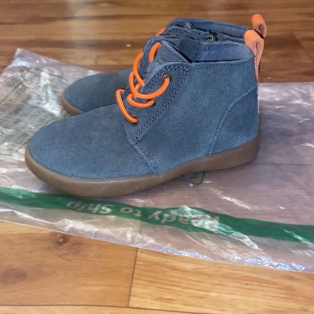 Toddler uggs - Picture 3 of 4